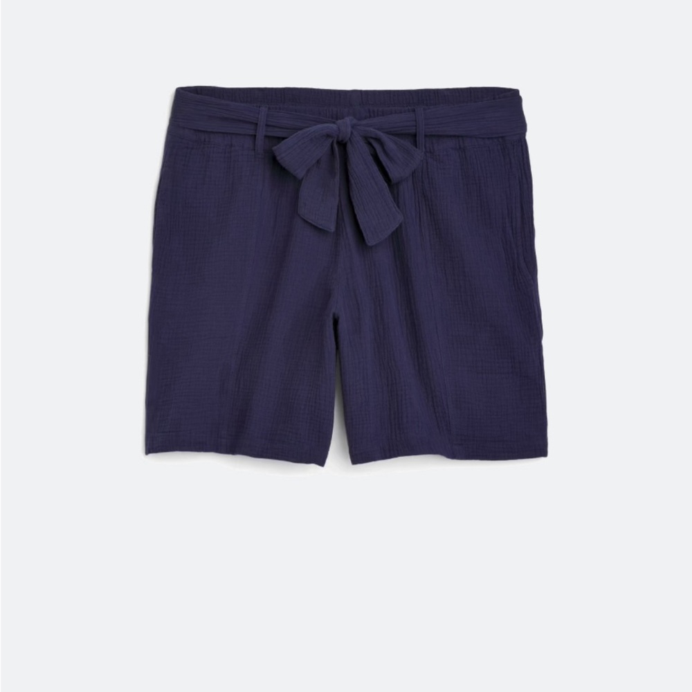 Flowy Short with elastic waistband and tie belt. 1X